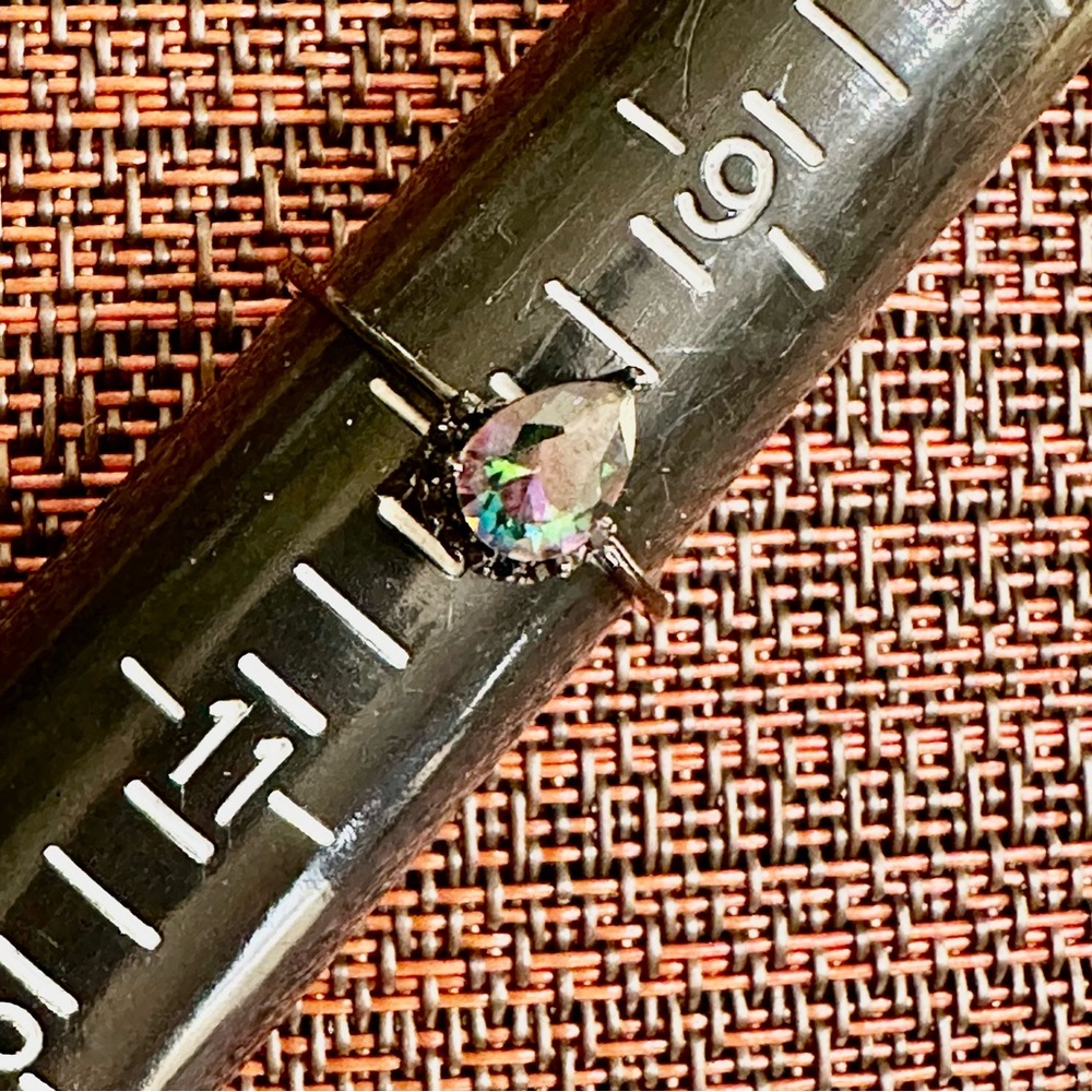 Fragrant Jewels Teardrop Ring with Multicolor Stone
